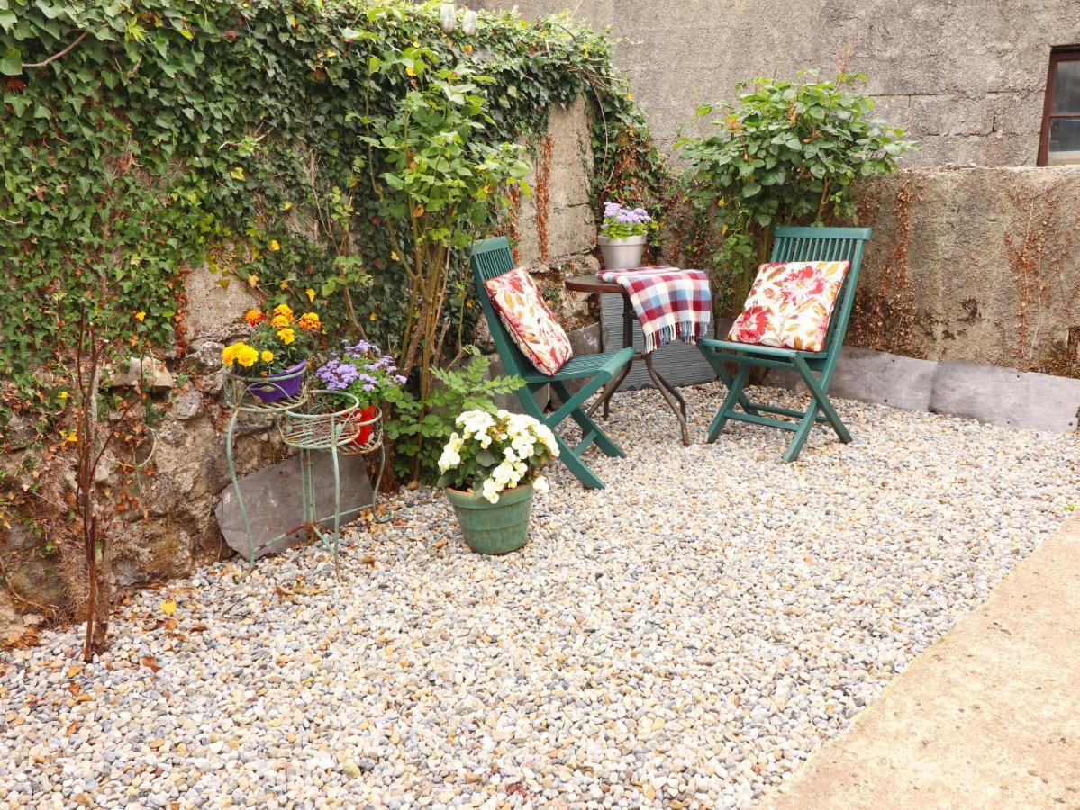 Meadow View Villa Ennis Exterior photo